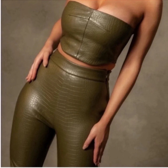 MESHKI Annabelle Olive Green Faux Leather Pants Size XS - Picture 10 of 13